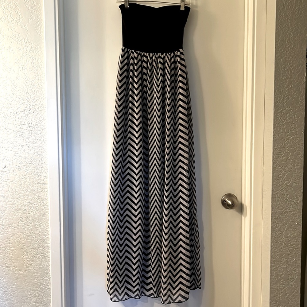 New Strapless Chevron Print Maxi Dress